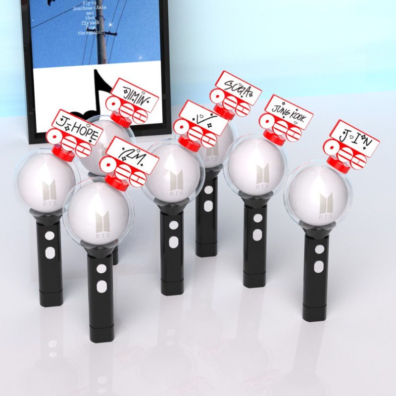 Decor Lighting Fans - แท่งไฟ BTS รุ่นใหม่ พร้อมอุปกรณ์ตกแต่งที่ถอดออกได้ ชื่อสมาชิกที่ใช้ได้ เหมาะสำหรับแท่งไฟรุ่นที่
