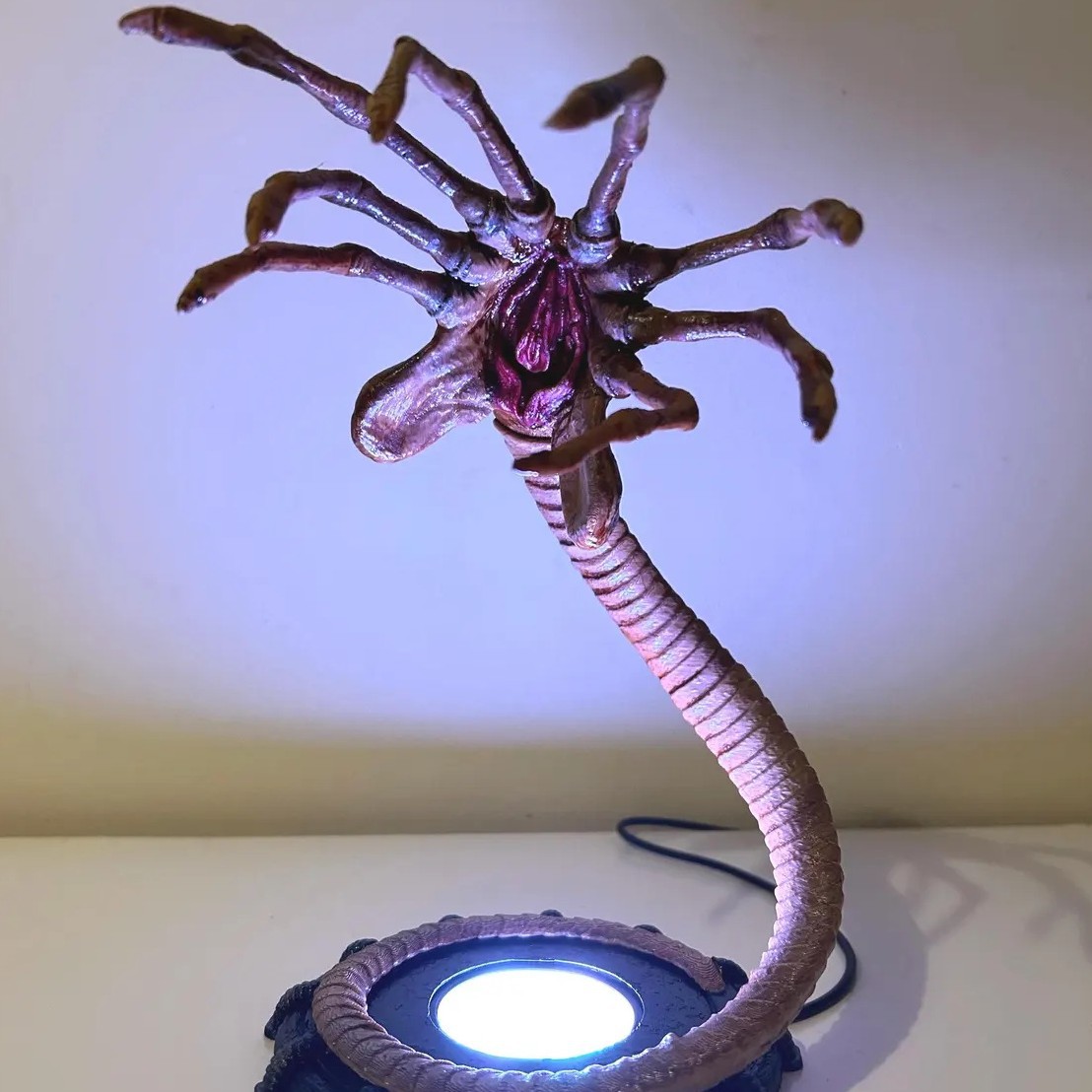 โคมไฟ Alien Facehugger ไฟกลางค - Lighting Decor Home บทวิจารณ์และราคา