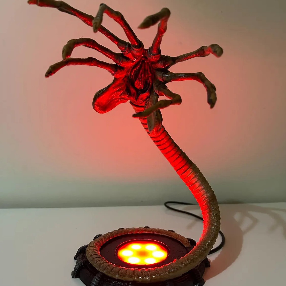 โคมไฟ Alien Facehugger ไฟกลางค - Lighting Decor Home บทวิจารณ์และราคา